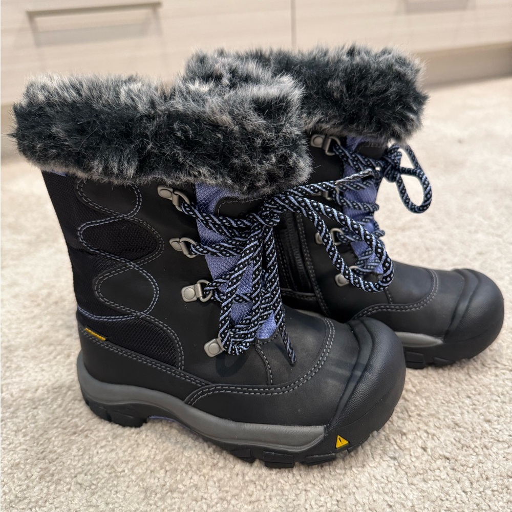 Girls Keen snow boots EUC